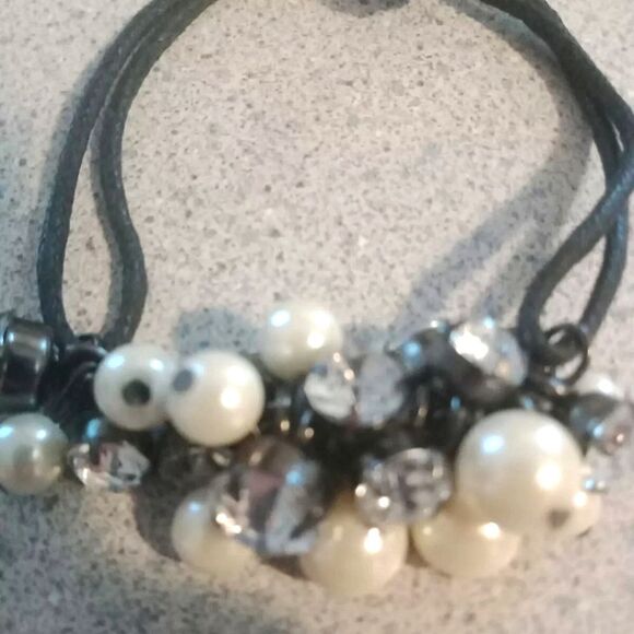 🩷Faux Pearl and Rhinestone Dangle Bracelet ~ Adjustable Fit - Picture 3 of 4